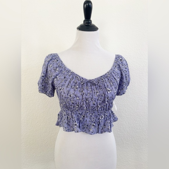 Arizona Jean Company Purple Flutter Sleeve Crop Top - Picture 1 of 9